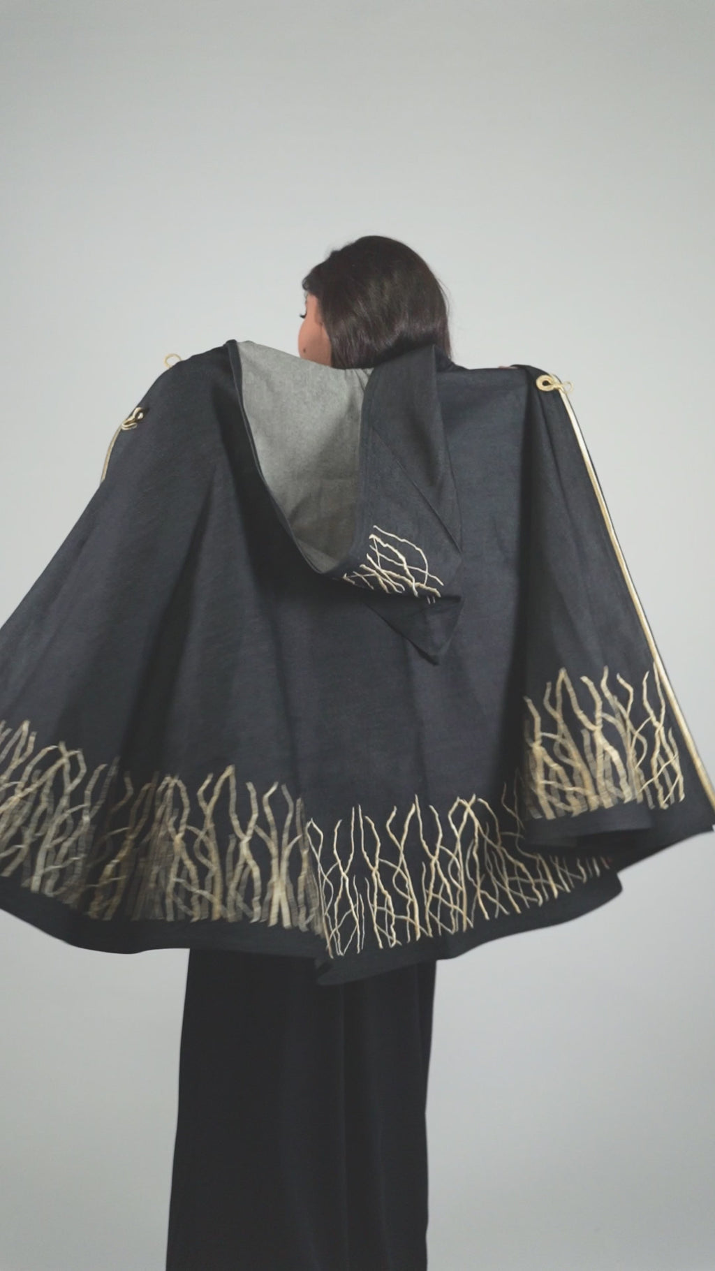 TAKCHITA  TINIFSAN + CAPE TINIFSAN